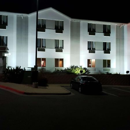 西佳Plus加迪纳套房酒店 加迪纳市 外观 照片